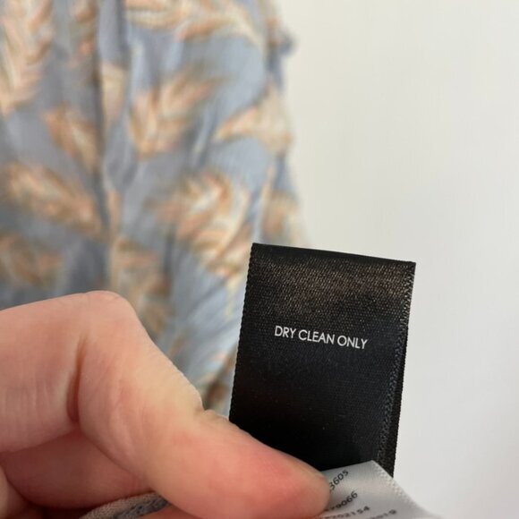 TORRID 1 Plus Size Light Blue Feathers Crinkle Gauze Cold Shoulder Top Boho 1X - Picture 13 of 16